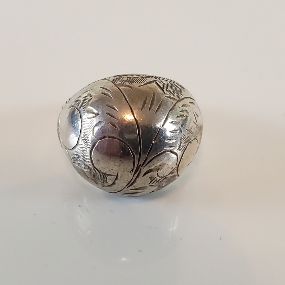Vintage Sterling Silver Floral Engraved Design Ring Size 7